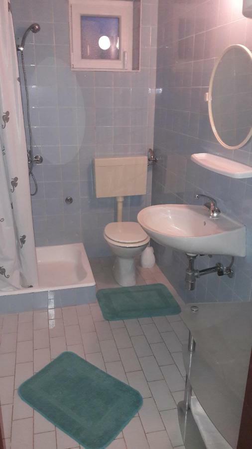 Appartement Apartman Karlo à Novi Vinodolski Extérieur photo